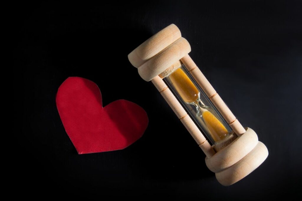 15 Incredible Time Travel Romance Novels For You To Indulge In